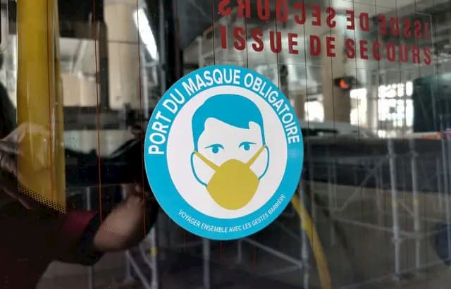 In Brittany, an employee dismissed for removing mask