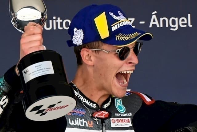 Fabio Quartararo on the top step of the podium for the first time in his young career, on July 19, 2020, after his victory in the Spanish Grand Prix at the Jerez circuit.
