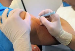 Australia should make the vaccination of its population against the coronavirus "compulsory", except for medical exemption, Australian Prime Minister