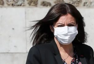 Wearing a mask in Paris is compulsory
