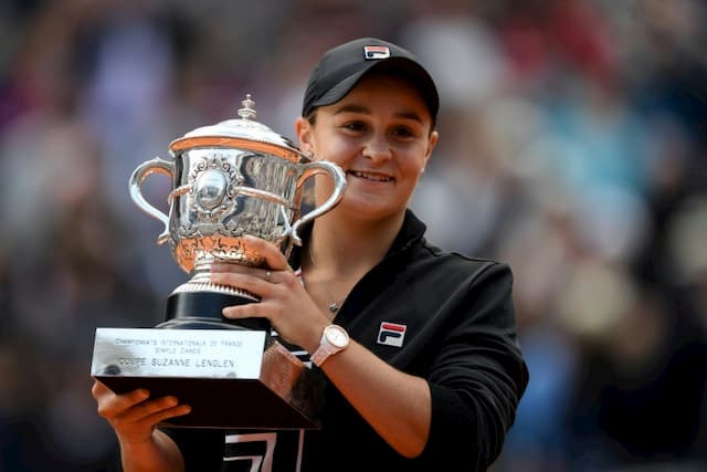 Ashleigh Barty with the Roland Garros trophy, June 8, 2019 