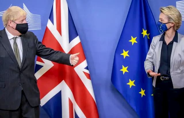 Boris Johnson and Ursula von del Leyen try to find Brexit agreement