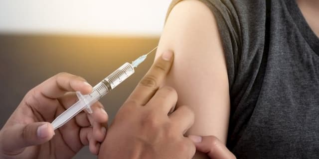 What will happen if the French refuse to be vaccinated with Covid-19 vaccine