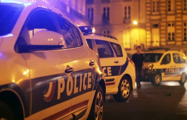 Illustration of a police car at night, here in Rennes.