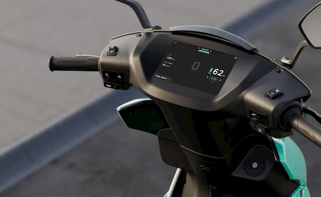Ather 450X electric scooter has a 7-inch touch screen