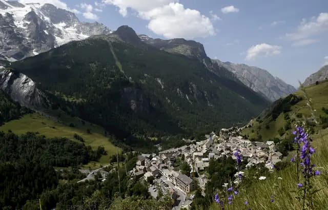 A village in the Ecrins massif, in the Hautes-Alpes.