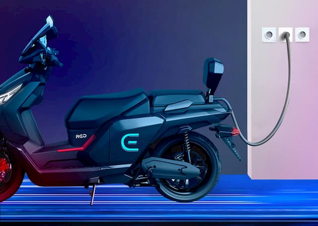 After the Citroën AMI, FNAC and Darty embark on the electric scooter