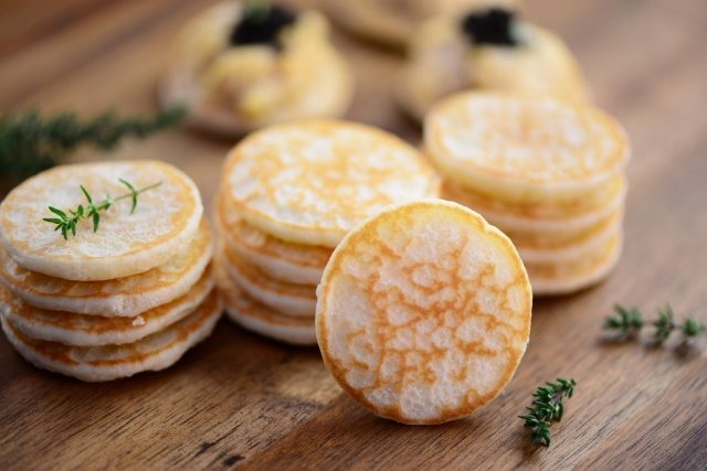 In Russia, the blinis win out. In salty or sweet version!