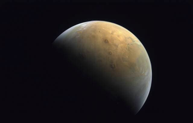 The first photo of the planet Mars taken by the Hope probe