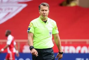 Referee Johan Hamel died of a stroke at the age of 42