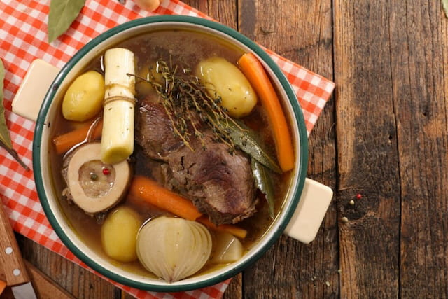 The white of leek loves the gentle cooking of the pot au feu.