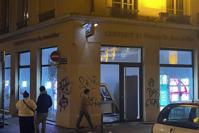 A ransacked real estate agency in the 1st arrondissement, Friday March 17, 2023.