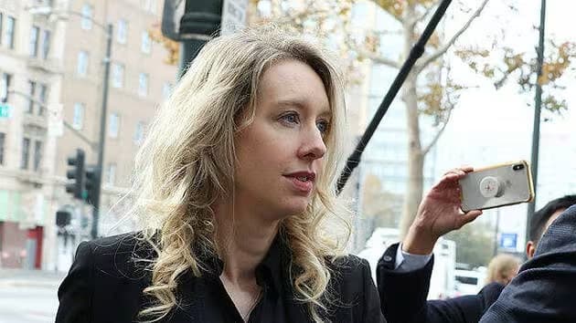 Sentenced for deception to eleven years in prison by the American courts in the Theranos case, Elizabeth Holmes will be imprisoned before the end of the month, her last appeal having been rejected.