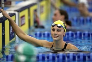 16-year-old Canadian Summer McIntosh broke the 400m freestyle world record previously held by Australian Ariarne Titmus