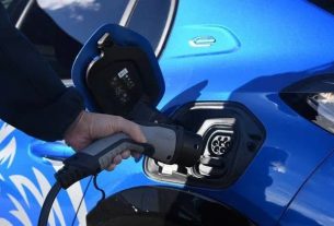 Macron proposes a schem to allow people to lease an electric car for 100 euros per month