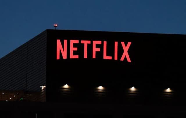 netflix gains nearly 6 million subscribers