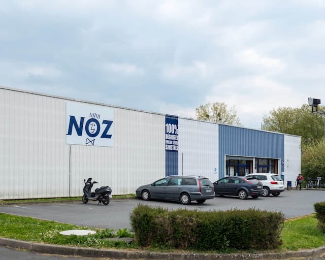 No, Noz Stores are Not Bankrupt and are Not Going to Close their Doors