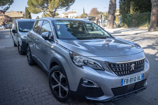 Are you Allowed to Park your Car Anywhere on the Pavement? What the Law Says 1 Are you Allowed to Park your Car Anywhere on the Pavement? What the Law Says