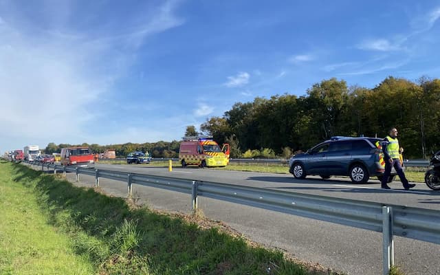 An accident involving a heavy goods vehicle on the RN 10 before Ruffec, Big Traffic Jams on the National Road