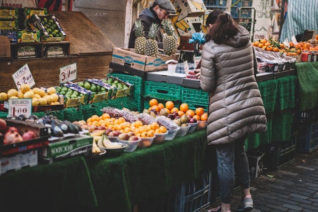 The Smart Expat’s Guide to French Markets: Shop Local, Save Money & Eat Better 1 The Smart Expat’s Guide to French Markets: Shop Local, Save Money & Eat Better