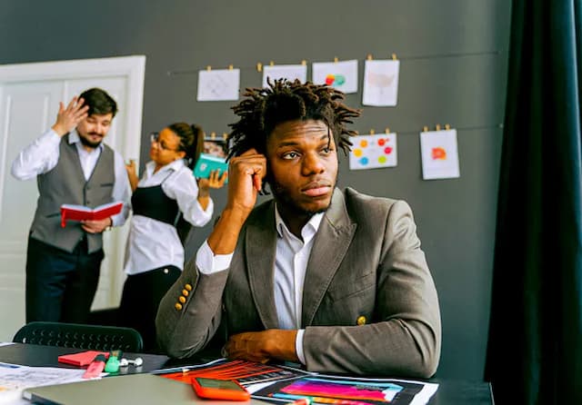 US Bosses Don’t Trust Gen Z with Secrets, Survey Finds