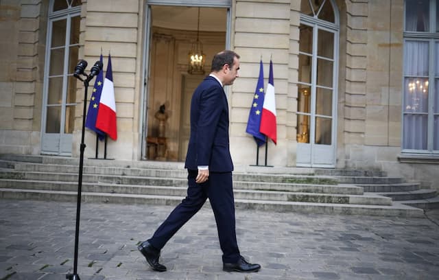 Lecornu Government: Prime Minister Sebastien Lecornu Resigns, Macron Accepts