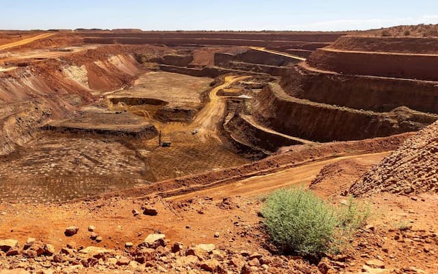 Rare Earths: Europe and the United States Facing Chinese Blackmail