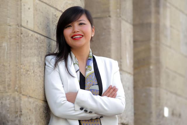 Li Lijuan, real estate agent at Christie's, lists around fifty properties belonging to Chinese investors, now offered for sale in Bordeaux.