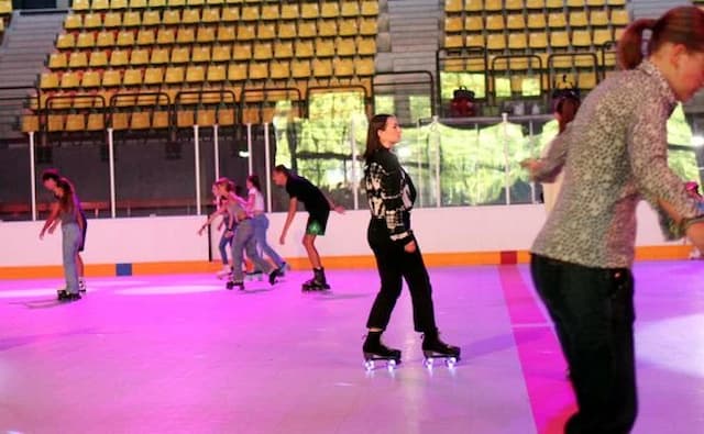 In Rennes, the Le Blizz ice rink has been transformed into a roller skating and roller skating track every summer for three years.