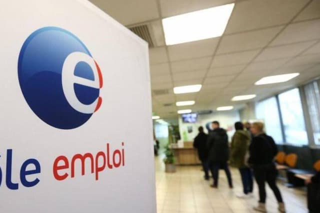 Job discrimination in France is hitting young people and women harder than ever, according to a new survey