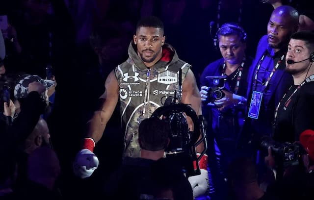 Boxing: Anthony Joshua injured in road accident that leaves two dead in Nigeria 7 Anthony Joshua injured in car accident in Nigeria
