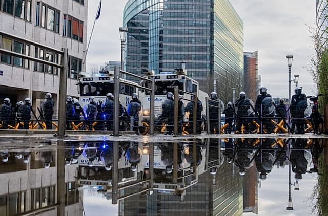 Farmers Protest EU-Mercosur Trade Deal as Opposition Grows Across Europe