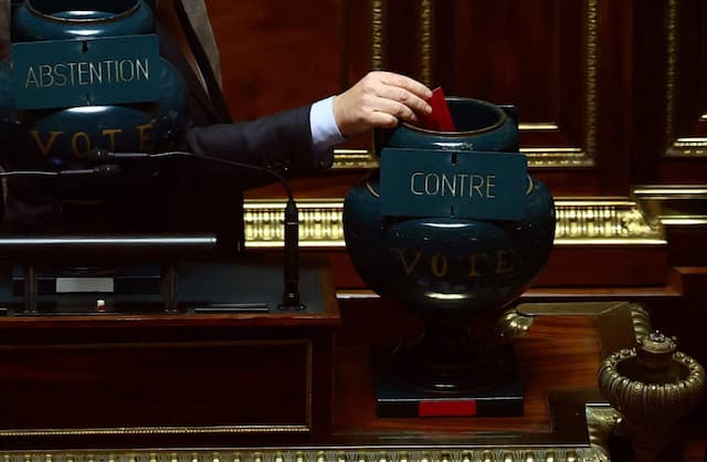 France Races to Avert 2026 Budget Crisis as Political Divisions Deepen