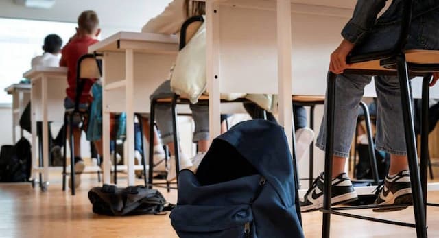 Over 4,000 teaching jobs cut in France for the 2026 school year.