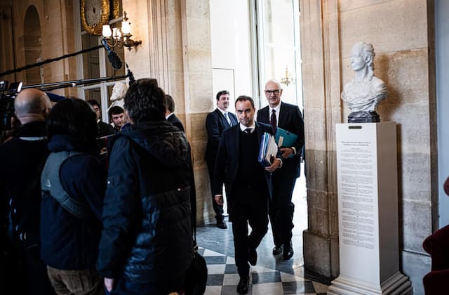 France Cuts €1.1 Billion from France 2030 Plan