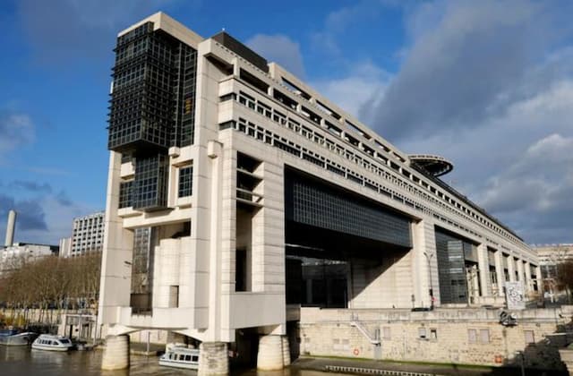 France’s Factory Crisis Deepens in 2025 - chb44.com - Life in France