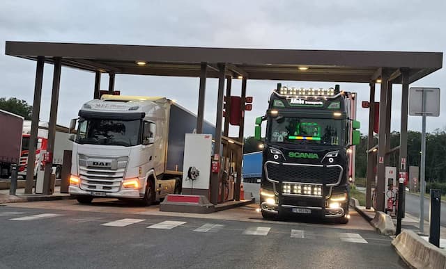 Fuel Price Surge Hits French Supermarkets as Transport Costs Rise