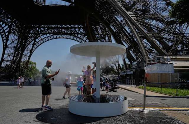 Europe Heatwave 2026: France on Red Alert as Extreme Temperatures Disrupt Daily Life 5 Europe Heatwave 2026: France on Red Alert