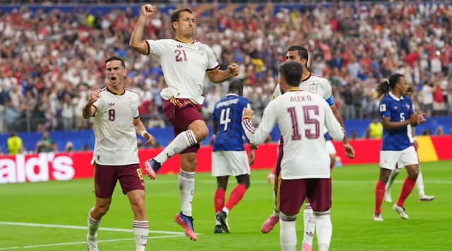 Spain defeat France 2-0 to reach the 2026 World Cup final. Yamal shines as Oyarzabal and Porro secure a historic victory.