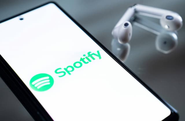 Spotify’s AI Music Crackdown Explained 3 Spotify removes 75M AI-generated tracks to fight spam, protect royalties, and restore trust in music streaming platforms.