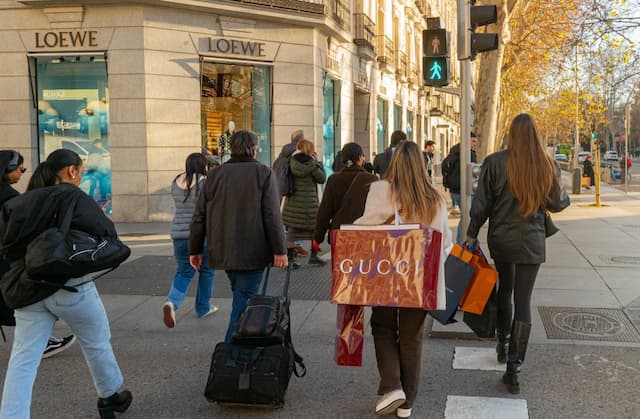 Spain & Norway Retail Sales Drop: What Expats Need to Know