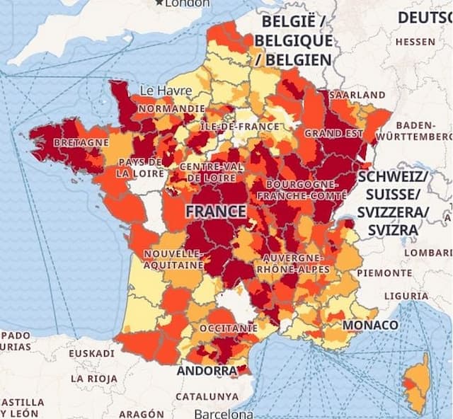 In bright red, the Vigieau map shows water restrictions in crisis areas