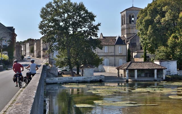 +46% in Magnac, -13% in Nersac: in Charente, Real Estate Prices are on a Roller Coaster Ride
