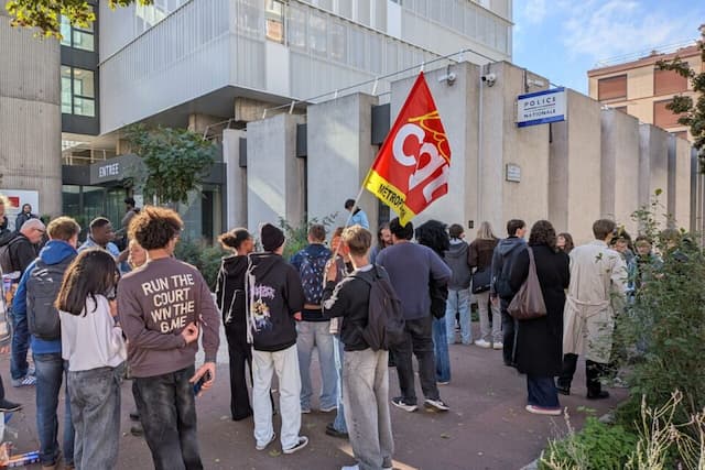 Concern and Mobilization at the Rouen Police Station after Arrests in Front of a High School 1
